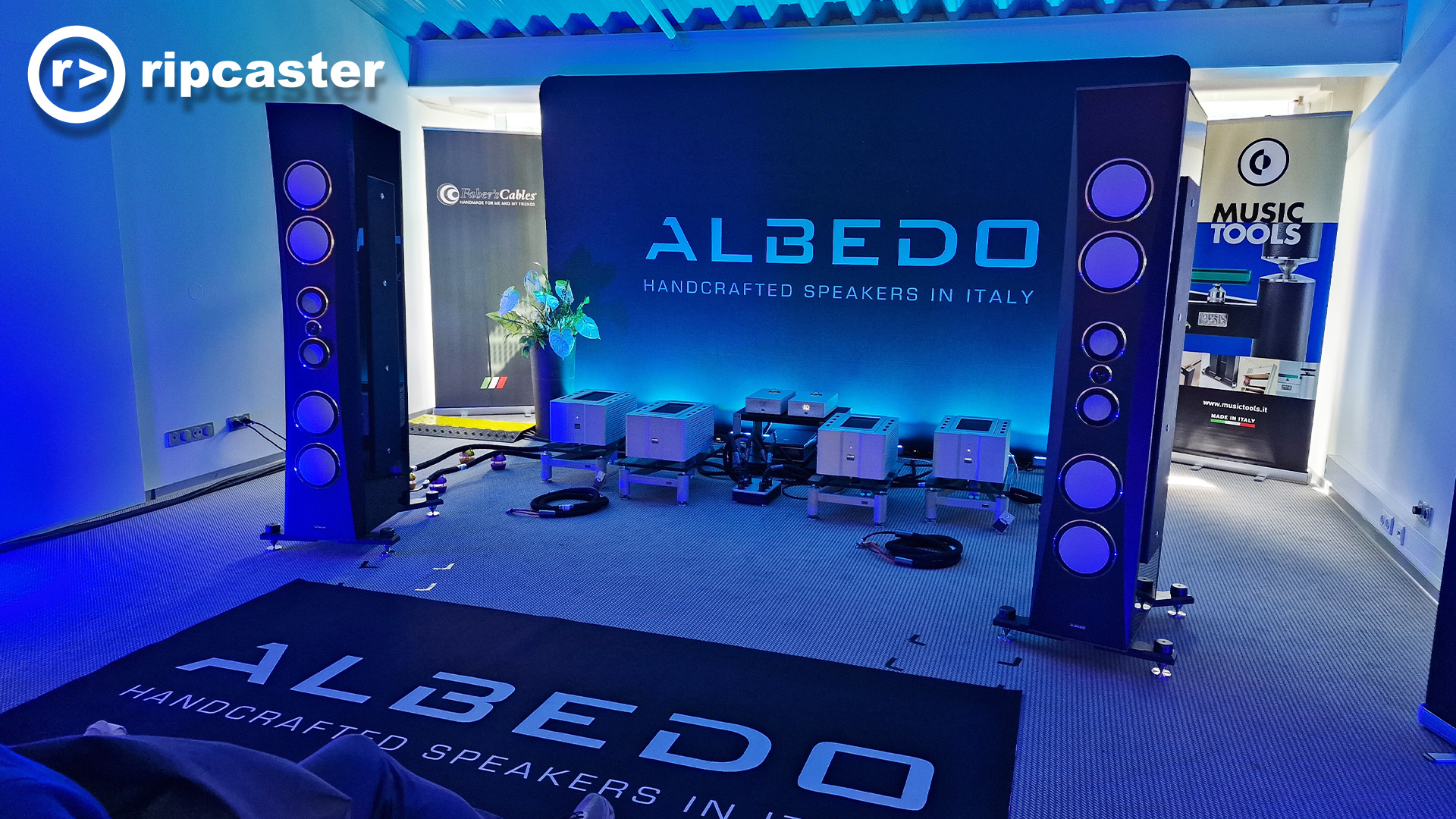 There's a very strong blue tint to this whole image.  Albedo at the Munich HiFi show.