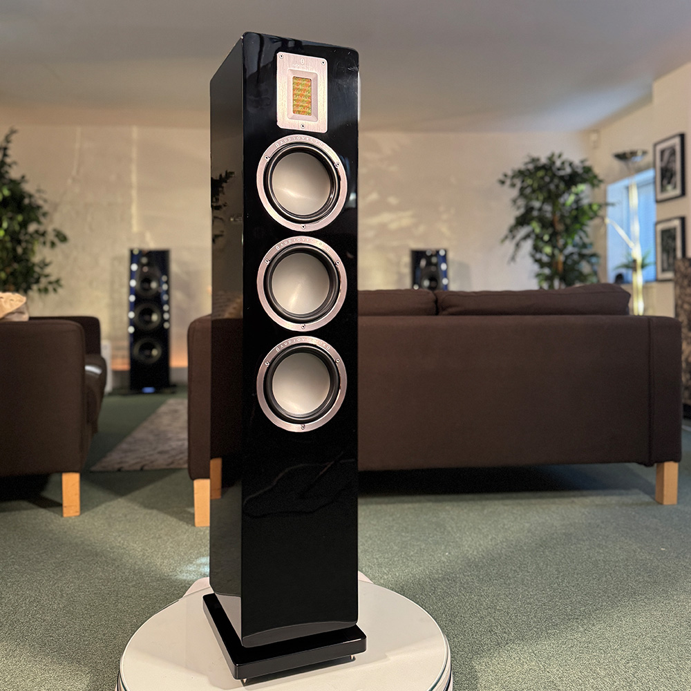 Audiovector QR5 - Gloss Black - Ex-Demo