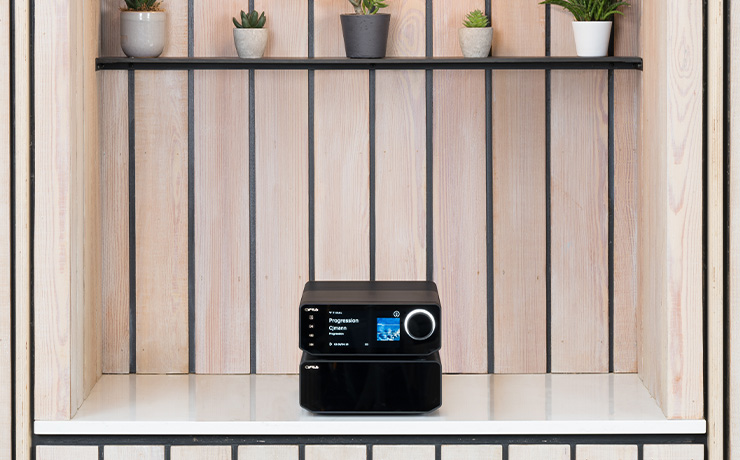 Cyrus 40 ST and 40 PSU on a shelf. One on top of the other