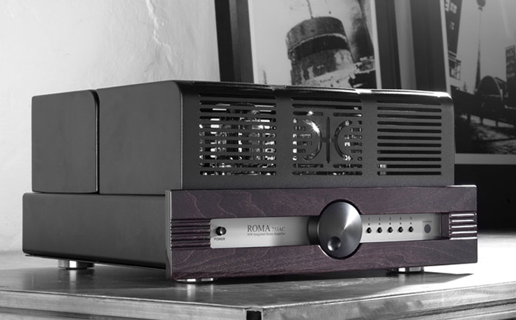 Synthesis Roma 753AC on a metal table viewed from the corner of the product