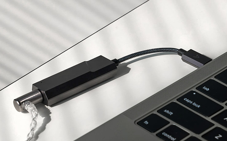 The AK HC2 plugged into a laptop