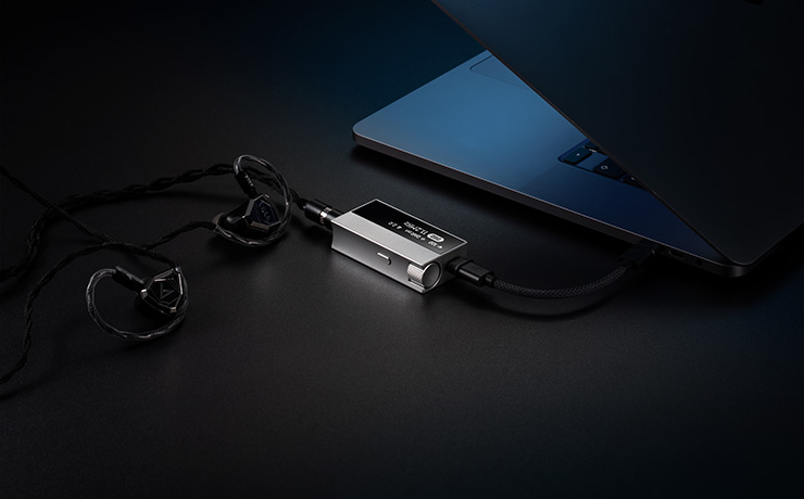 The HC5 plugged into a laptop