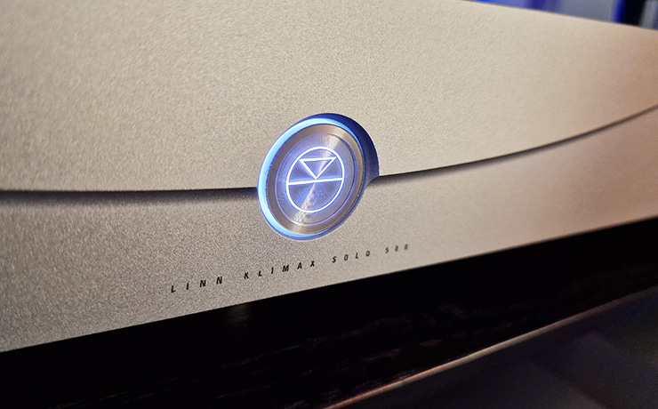 A close-up of the front of a Klimax Solo 500 amp in silver
