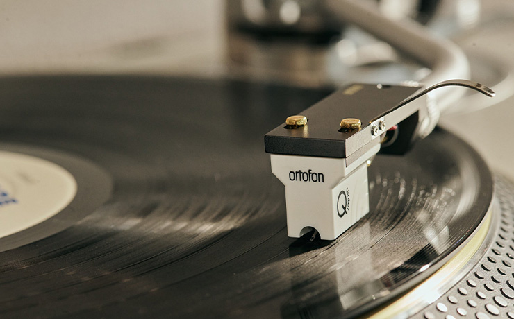 Ortofon Quintet Mono Cartridge playing a record