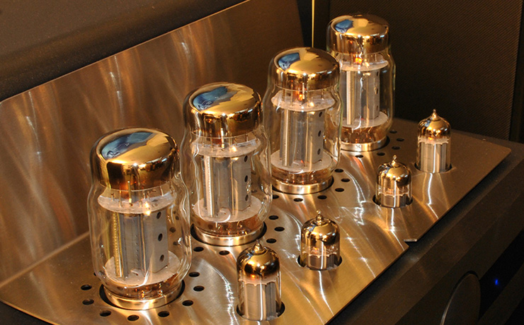 Synthesis Roma 510AC Integrated Tube Amplifier valves. The photo is of the ripcaster 510AC taken at our showroom