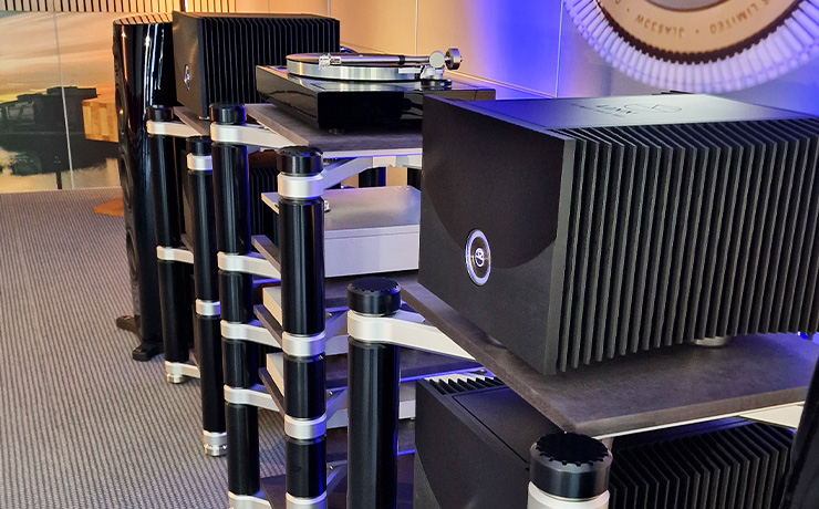 Three Linn Klimax 800s are visible in this image along with other Linn HiFi equipment.  The photo was taken at the 2024 HiFi Show in Munich