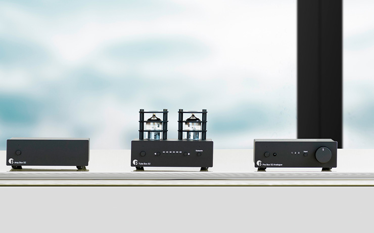 Project Tube Box S2 on a unit between two other Project pieces