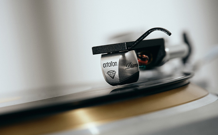 Ortofon MC Diamond Cartridge playing a record