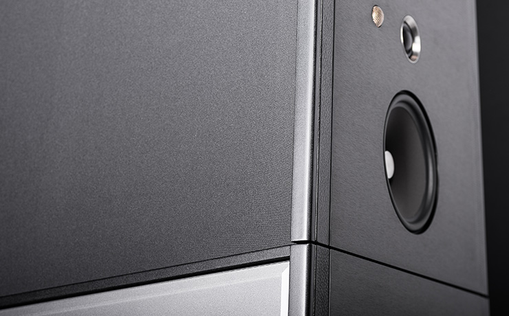 Rosso Fiorentino Florentia speaker close-up