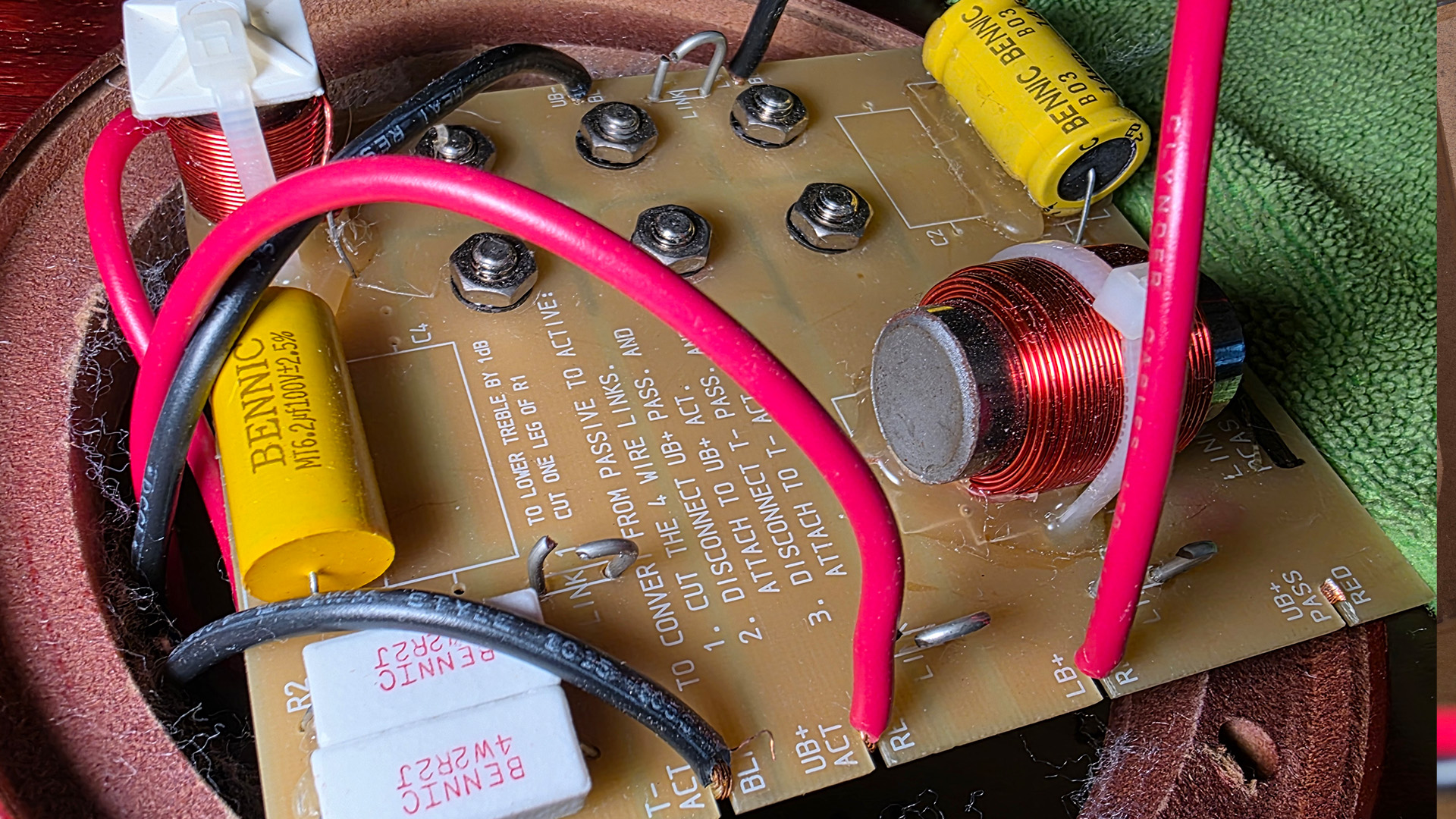 Closup of Keildi speaker in Aktive mode