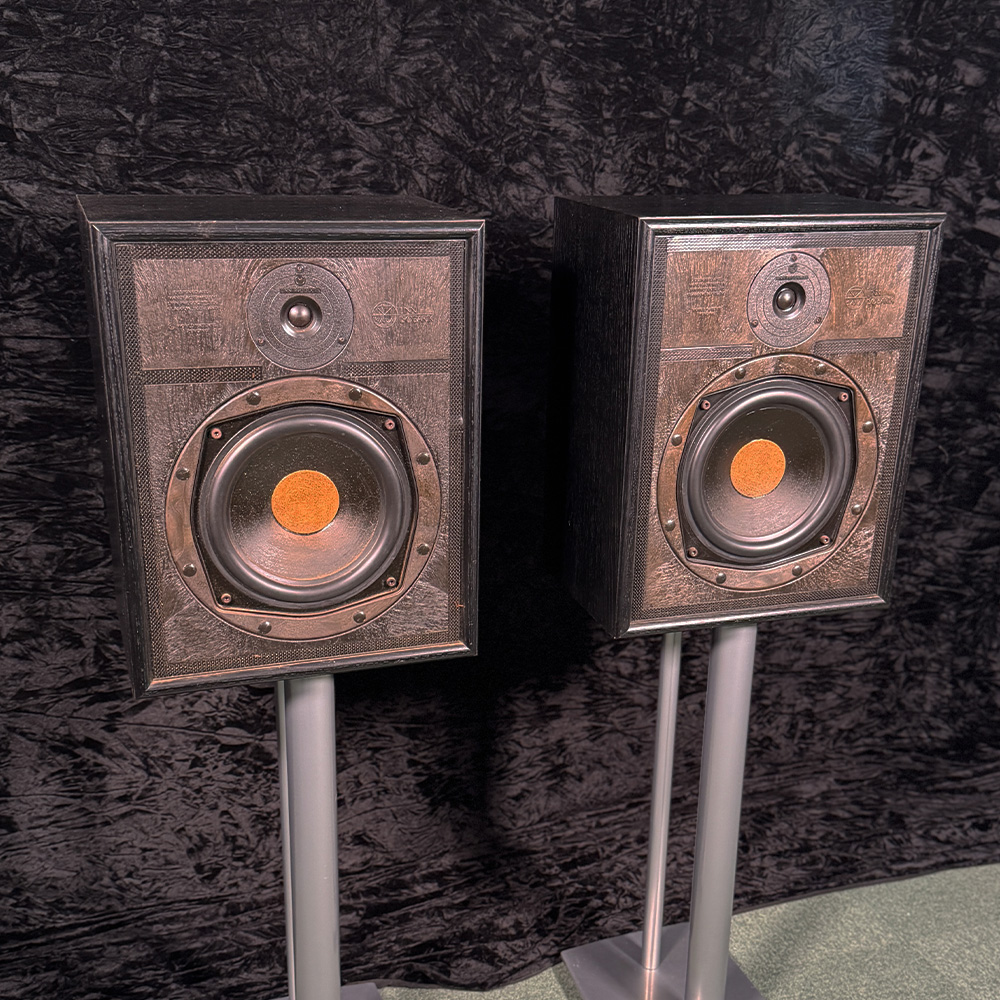 Linn Sara Speakers - Black Ash