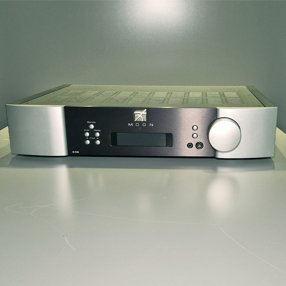 Ex-Demonstration Moon 240i Integrated Amplifier - Two Tone